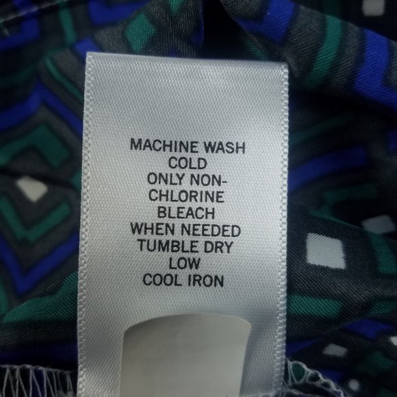 Banana Republic Sleeveless Silk Bow Tie Blouse - Picture 5 of 6